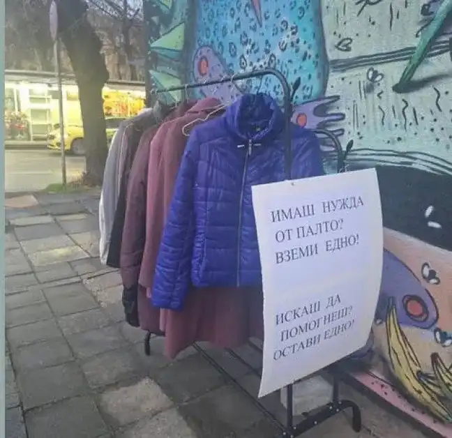 Необикновена гледка в центъра на Варна разтопи мрежата