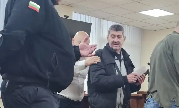 Стоян, явил се пиян на кокал в съда, разбра наказанието си
