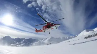 Страшен инцидент със сноубордистка в Рила: Травмата е много тежка