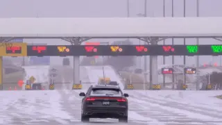 Зимният хаос удари САЩ: 250 000 домакинства без ток и хиляди отменени полети