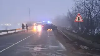 Тежка катастрофа с много ранени затвори пътя Русе-Червена вода Снимки