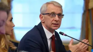Денков изплю камъчето, бута Бойко Рашков за апетитен пост, а Кирил Петков...