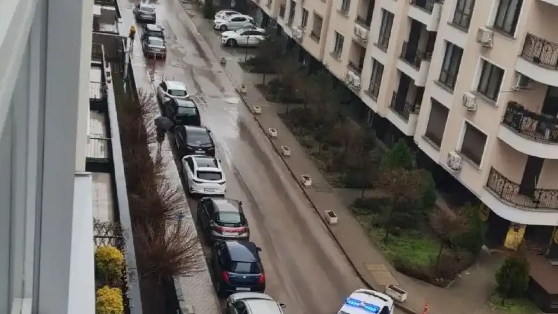 Извънредна ситуация в София! Пристигна пожарна, полиция блокира района Снимки