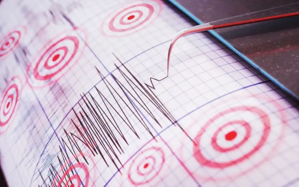 Силен трус разлюля Ява в Индонезия