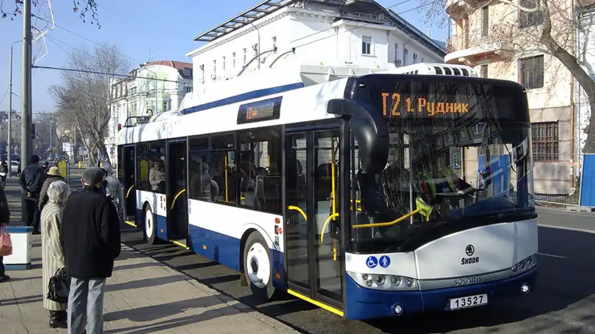 Безпрецедентно в наш град: Ученици и студенти ще пътуват цял месец за 1 евро