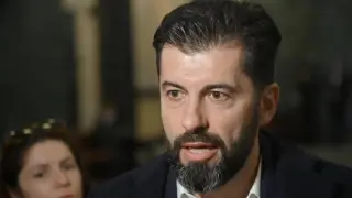 Кирил Петков се изправи пред съда, шофьорът му от фаталната касапница край Аксаково го загази