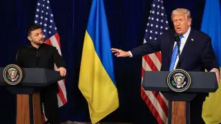 FT: САЩ натискат Украйна за териториални отстъпки, в замяна обещават...