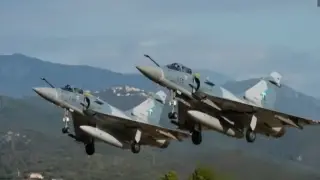 Франция усилва украинското небе: Още Mirage летят към Киев