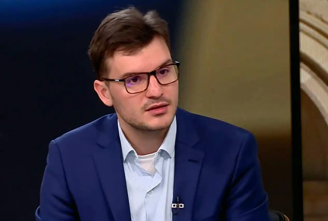 Две писти към изборите: Войните по света и битката за край на модела у нас