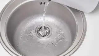 Този ежедневен навик в кухнята може да ви струва стотици евро, откажете се от него!