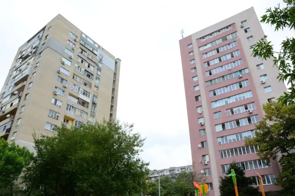 Правителството обеща: 100% безплатно саниране, а блоковете ще се...