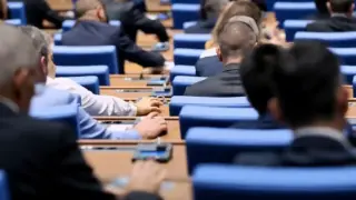 Парламентът окончателно закри Комисията за противодействие на корупцията