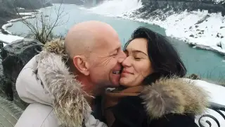 Жената на Брус Уилис разкри какво се случва с актьора