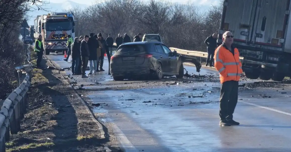 Катастрофата на пътя между Червен бряг и Плевен, където загина д-р Цветан Костадинов