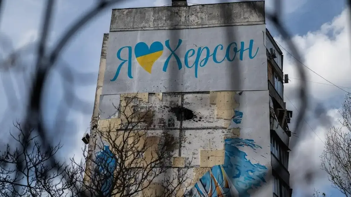 NYT описа как дроновете превърнаха Херсон в град под земята