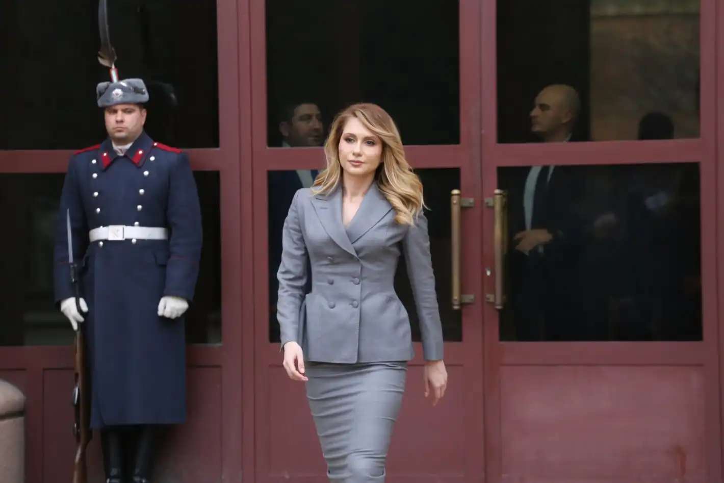 Горещо от "Дондуков" 2: Мария Филипова прие да е служебен премиер