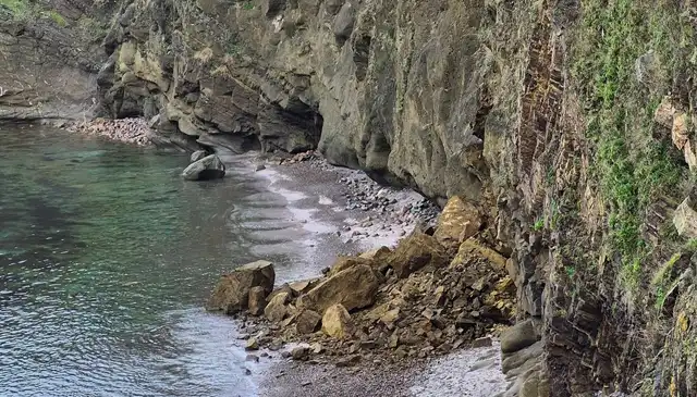 Морето може да погълне къщи в наш курортен град Снимки
