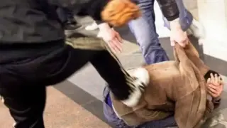 Брутална агресия в Пиринско! Пребиха бивш банкер като куче