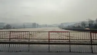 Заплаха за наш град: Реката е на път да срути мостовете и да потопи всичко