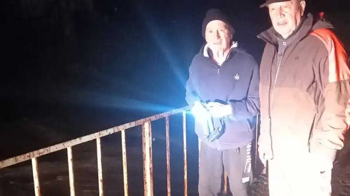 Безсънна нощ в Ямболско: Река излезе от коритото си и заля... Снимки