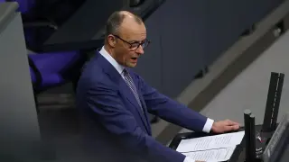 Европа обсъжда собствен ядрен чадър на фона на напрежението със САЩ