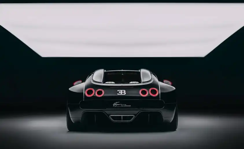 Завръщането на легендата: Bugatti възроди знаменит суперавтомобил Снимки