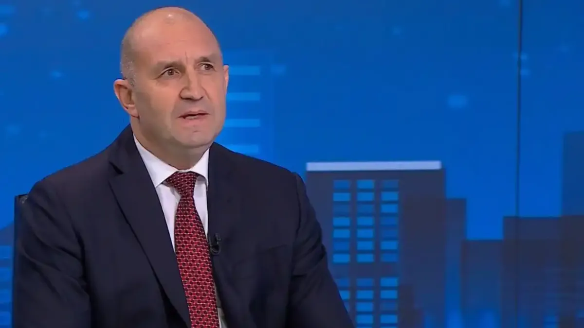 Радев отсече: Няма да правя партия преди изборите