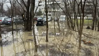 Воден апокалипсис в столичен квартал, зрелищни снимки