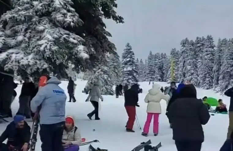 Извънредна ситуация с кабинков лифт, над 50 души...