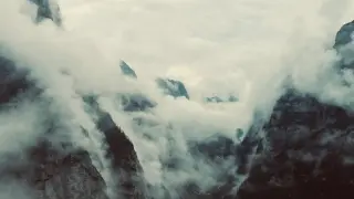 Балкански феномен: Над мъглата се открива един нов свят