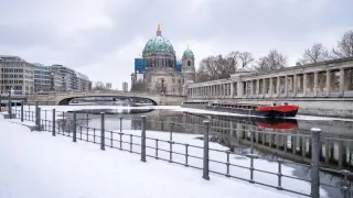 Зимен Берлин изненадва туристите - какво да не пропускате точно сега