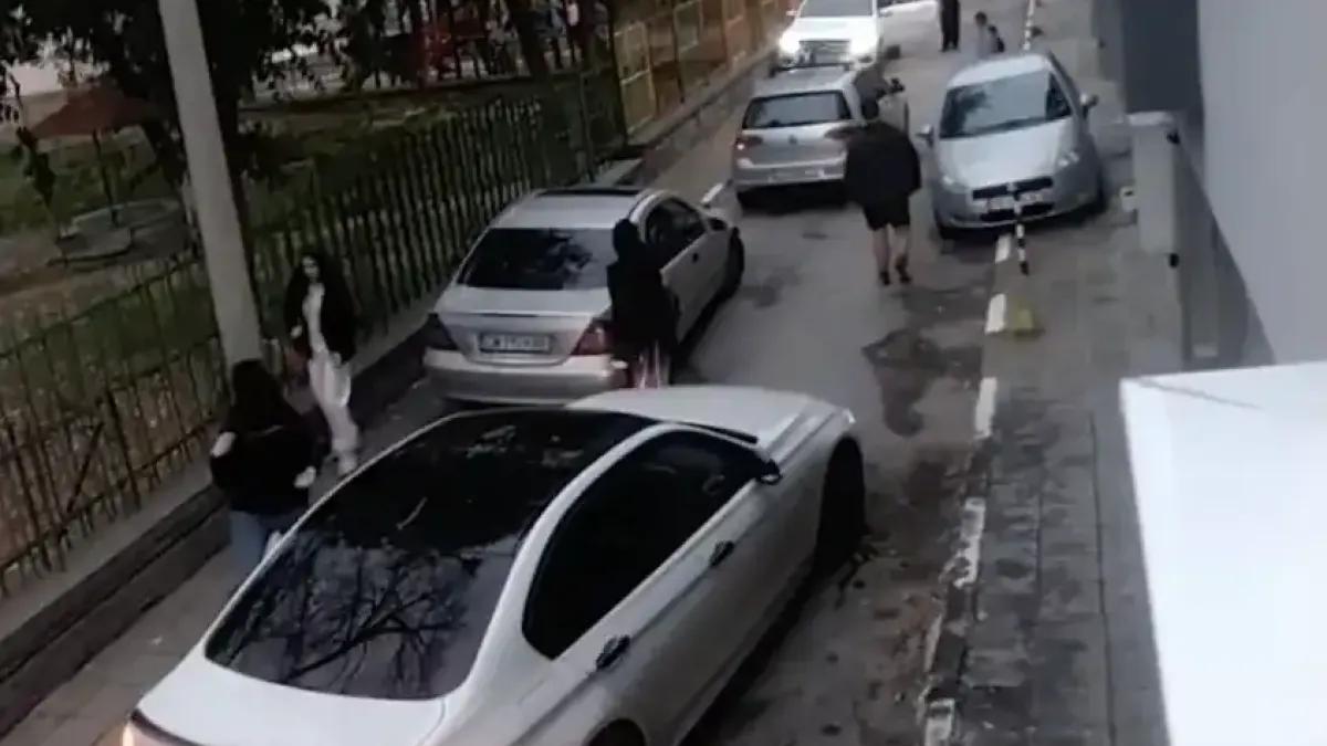 Бесни са: Родители блокират улици в Асеновград