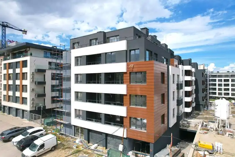 Колко заплати струва домът в София след еврото