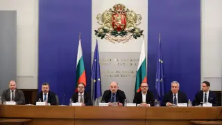 Над 75% от левовете вече са изтеглени, разплащанията в България са изцяло в евро