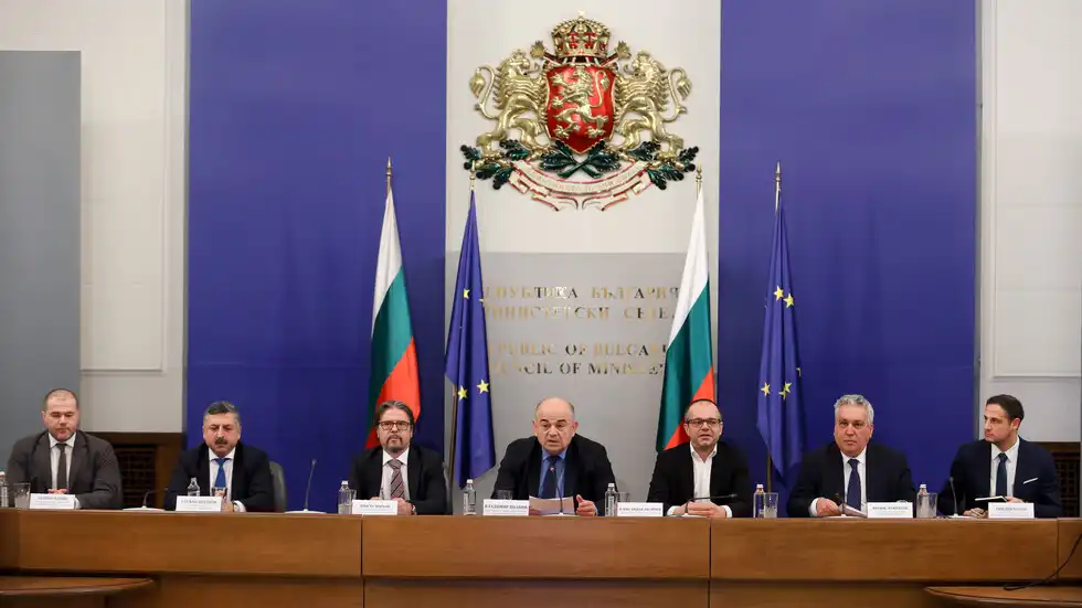 Над 75% от левовете вече са изтеглени, разплащанията в България са изцяло в евро