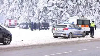 В България островът на Епстийн е хижа на Петрохан, има замесени министри на "промяната"