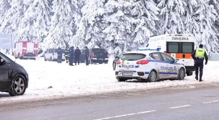 В България островът на Епстийн е хижа на Петрохан, има замесени министри на "промяната"
