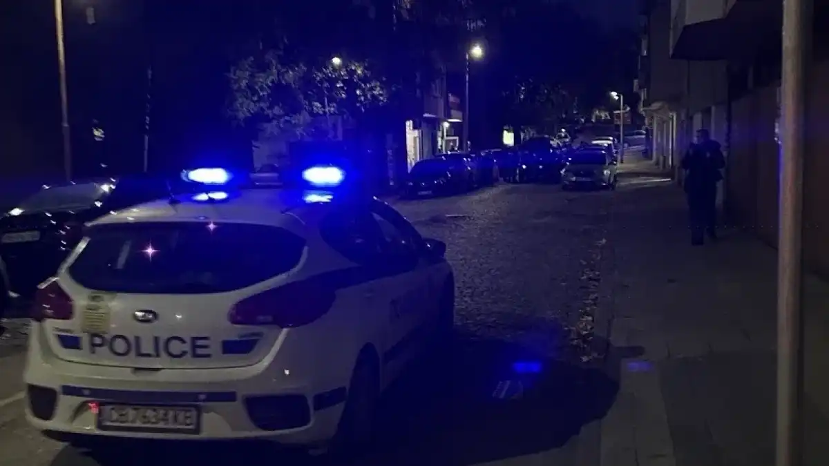 Две дами оставиха без надзор автомобила си в Стамболийски, мъж ги наказа жестоко