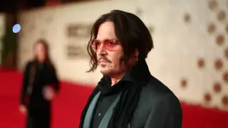 Напълно неузнаваем: Джони Деп с първи кадри като Ебенезър Скрудж Снимки