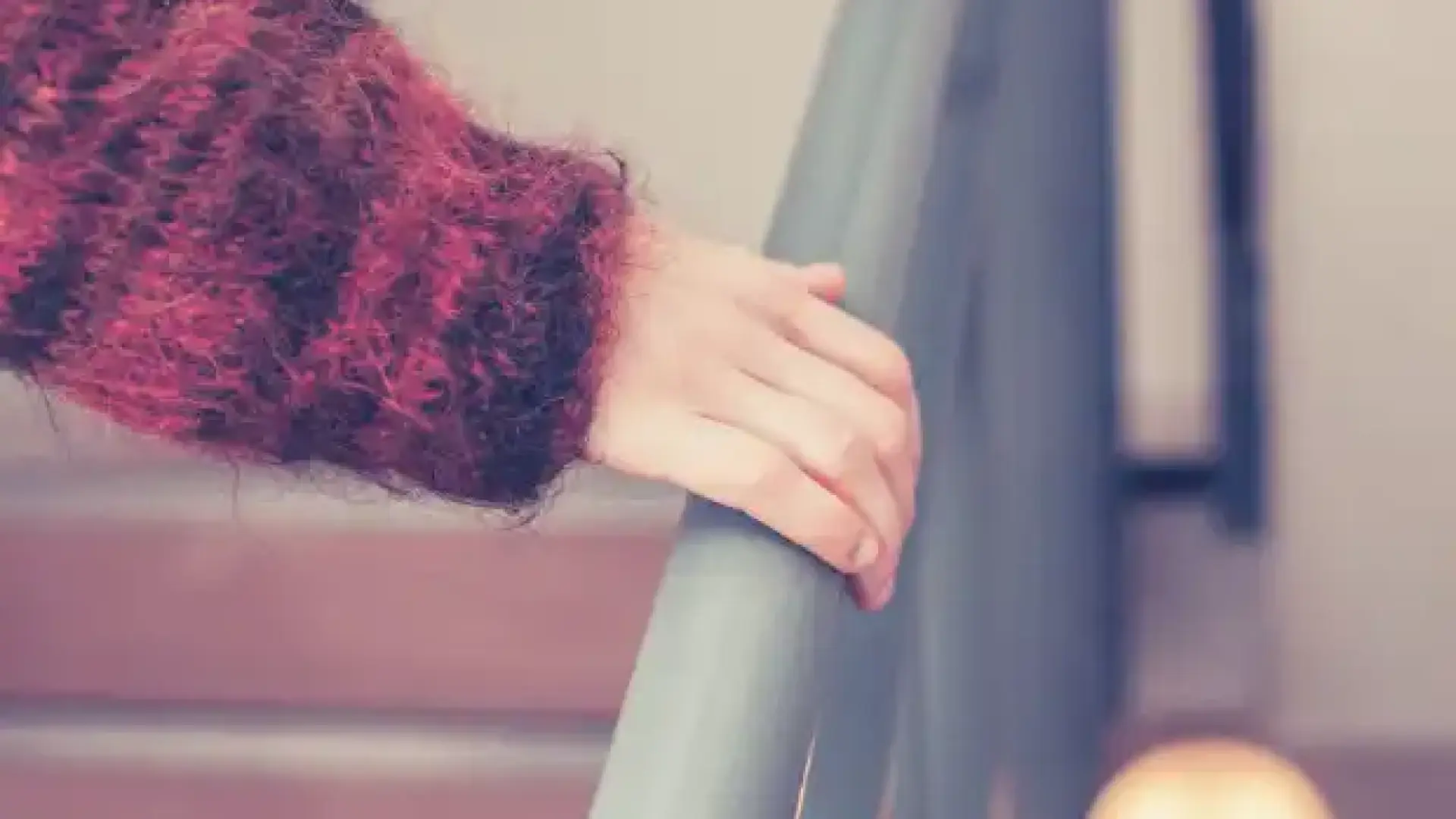 Тормоз и заплахи: пловдивчанка се оплака от съседи с куче и неплатени такси