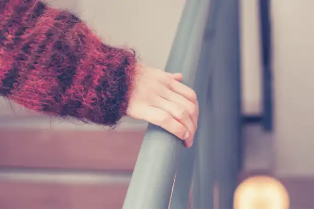 Тормоз и заплахи: пловдивчанка се оплака от съседи с куче и неплатени такси