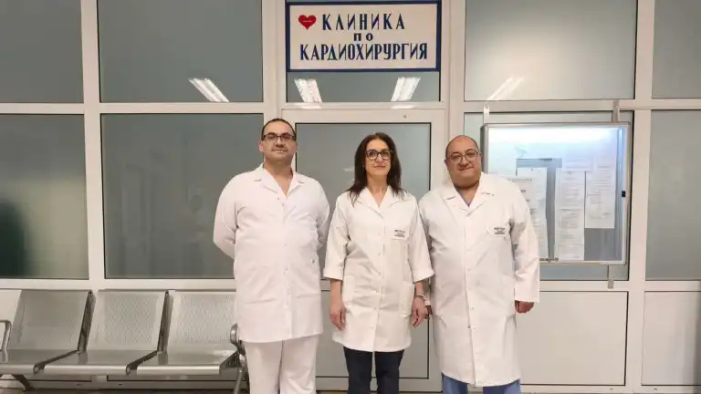 Лекари от УМБАЛ „Свети Георги“ спасиха 30-г. жена с изключително рядко сърдечно заболяване