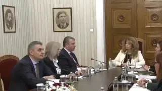 Йотова посрещна БСП, Стойнев начерта мрачна прогноза: Предстоят тежки времена!