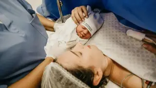 Семейство се сдоби с бебе след инвитро процедура, а дни по-късно...