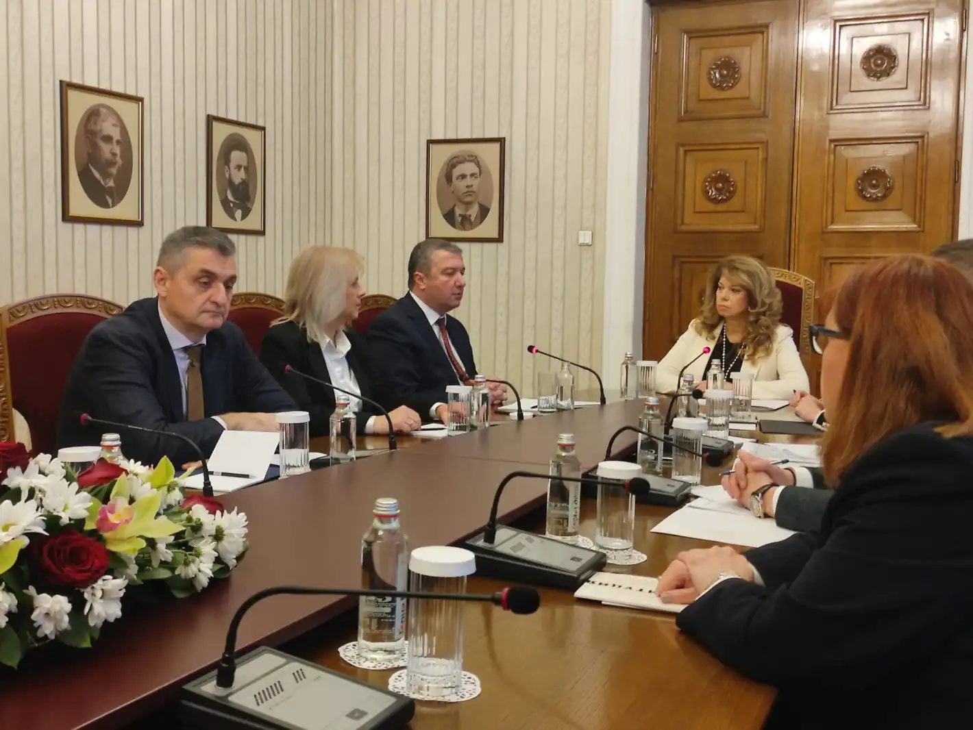 БСП-ОЛ след консултациите с Йотова: Призоваваме НС към отговорност - трябва да приемем проекта за държавен бюджет за 2026 г.