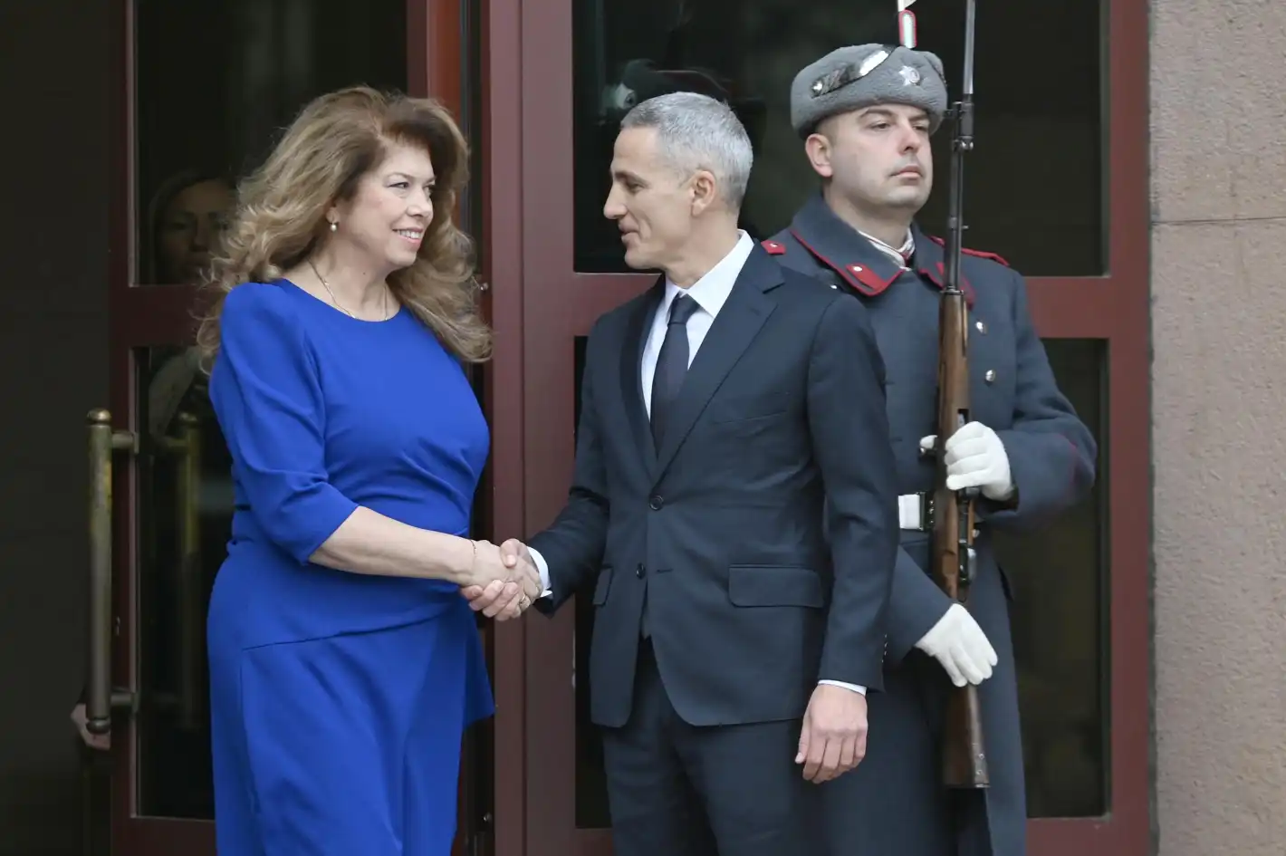 Мълва в парламента: Гюров сключил сделка с Радев за поста служебен премиер