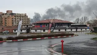 Голям пожар гори в Слънчев бряг Снимки