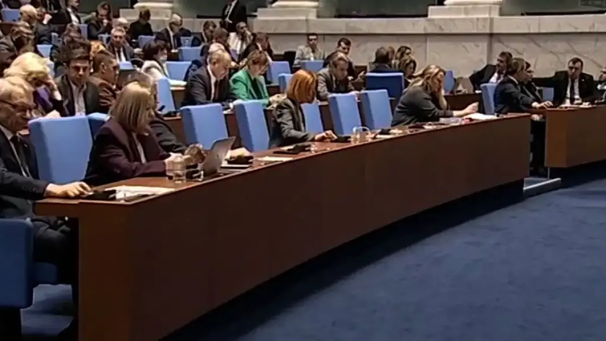 Парламентът оряза изборните секции извън ЕС - само 20
