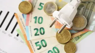 Завишени сметки за ток - хората трябва да сезират институциите, а не само социалните мрежи
