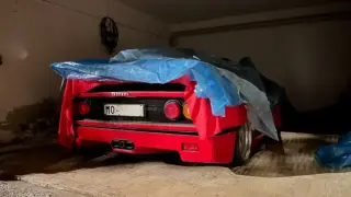 Престояла е 35 г. в гаража: Откриха култово Ferrari за $4 млн. в ново състояние Снимки